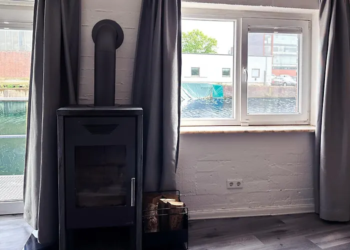 Apartment Exklusives Hafen-appartement Mit Whirlpool, Mit Wasserblick, City-nah&eigenem Parkplatz *