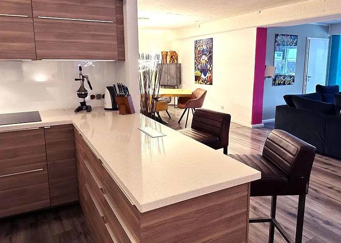 Exklusives Hafen-appartement Mit Whirlpool, Mit Wasserblick, City-nah&eigenem Parkplatz *